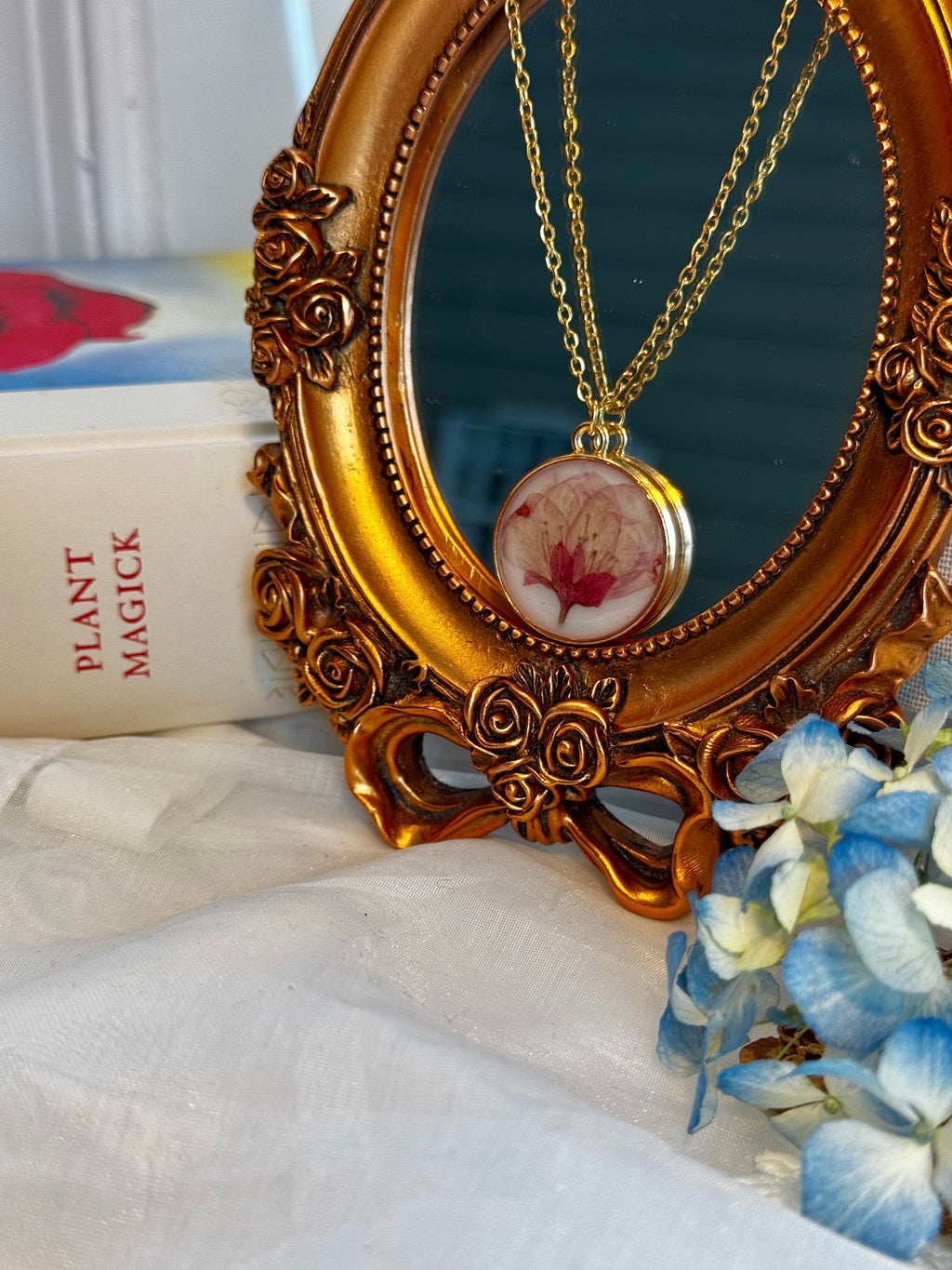 Sakuya-hime Keepsake| Pressed Flower Necklace