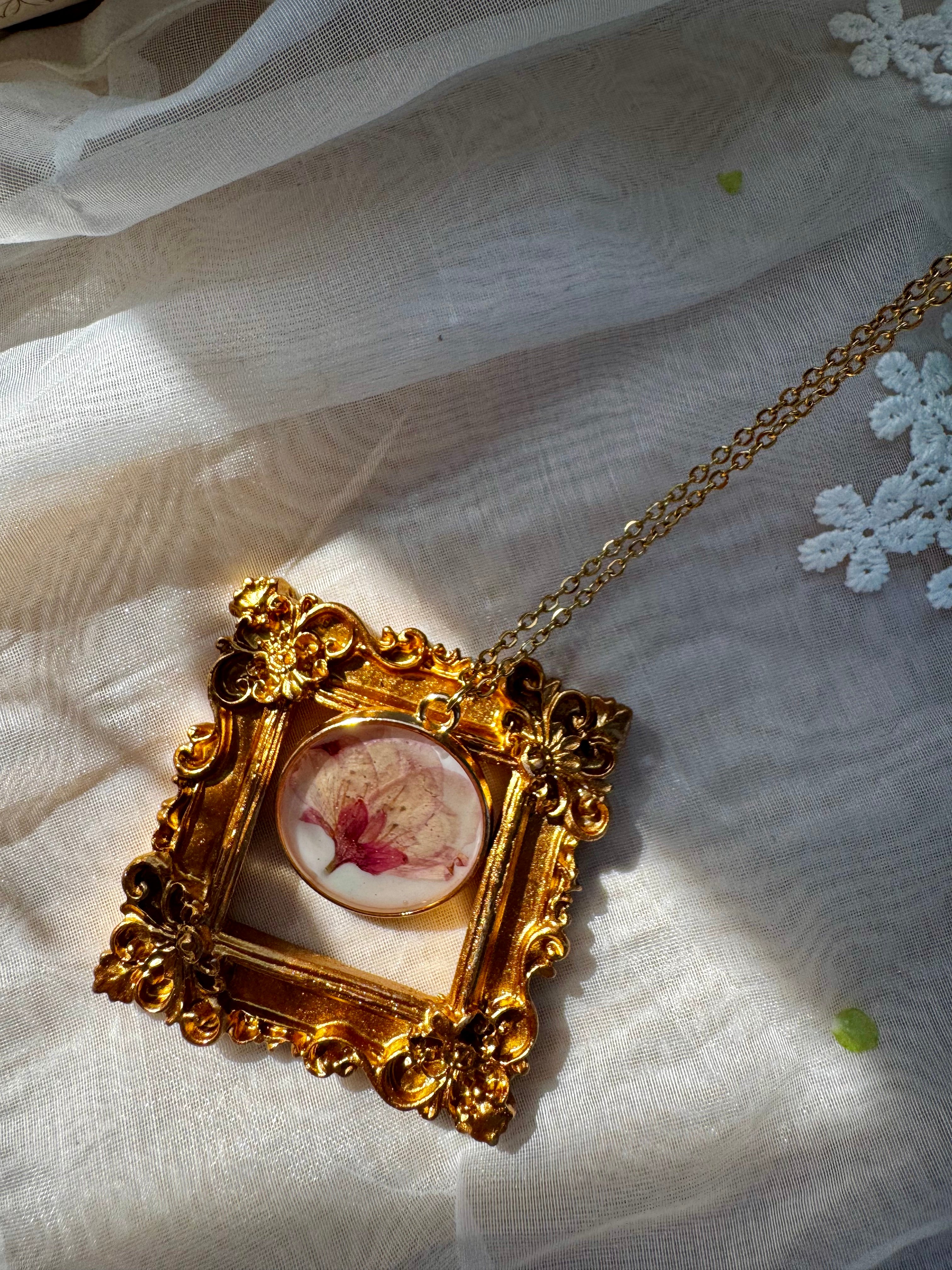 Sakuya-hime Keepsake| Pressed Flower Necklace