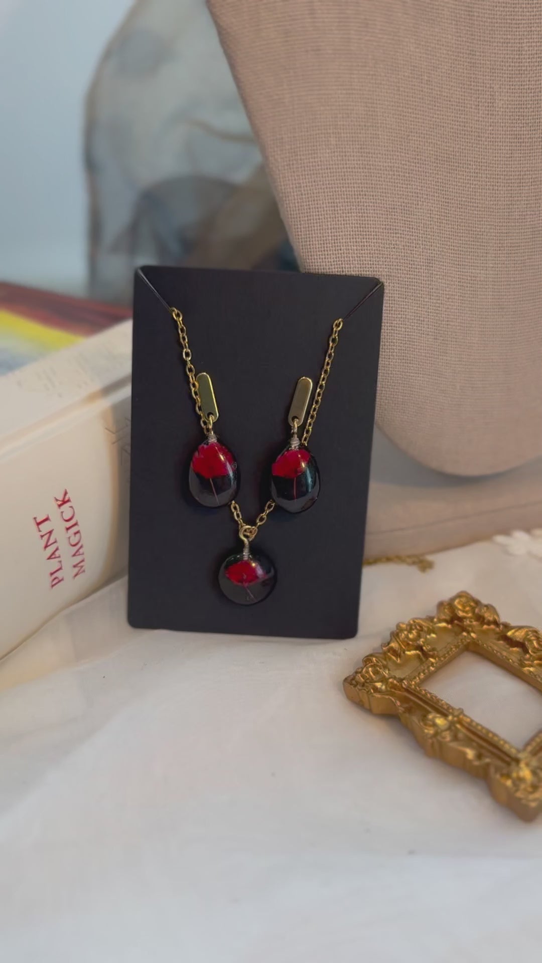 Maribel's  Secret - Set